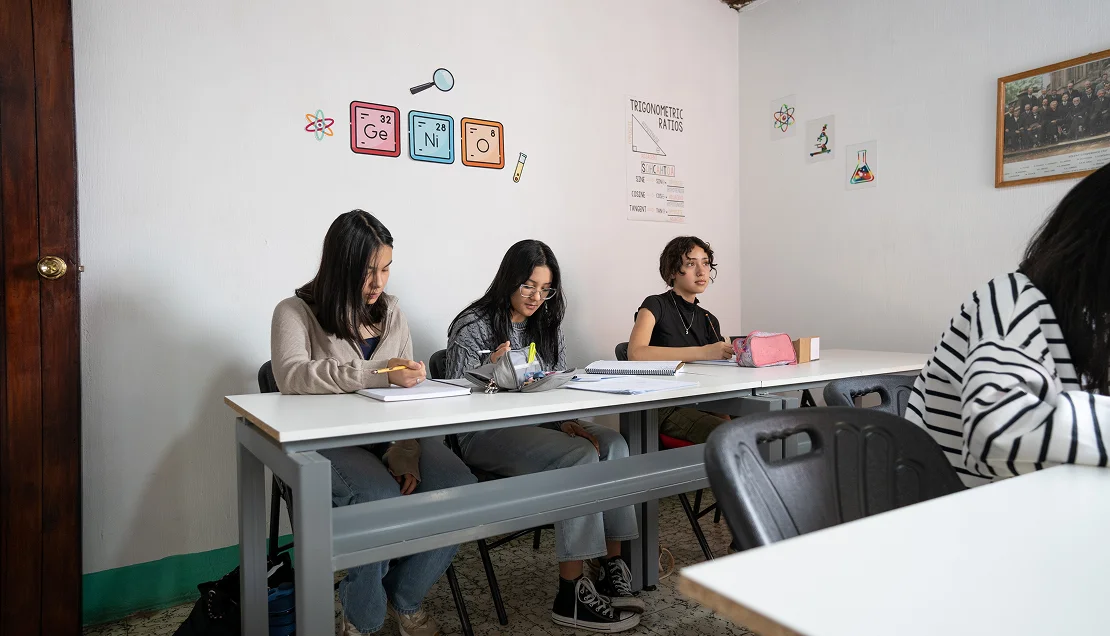 estudiantes-en-mesa